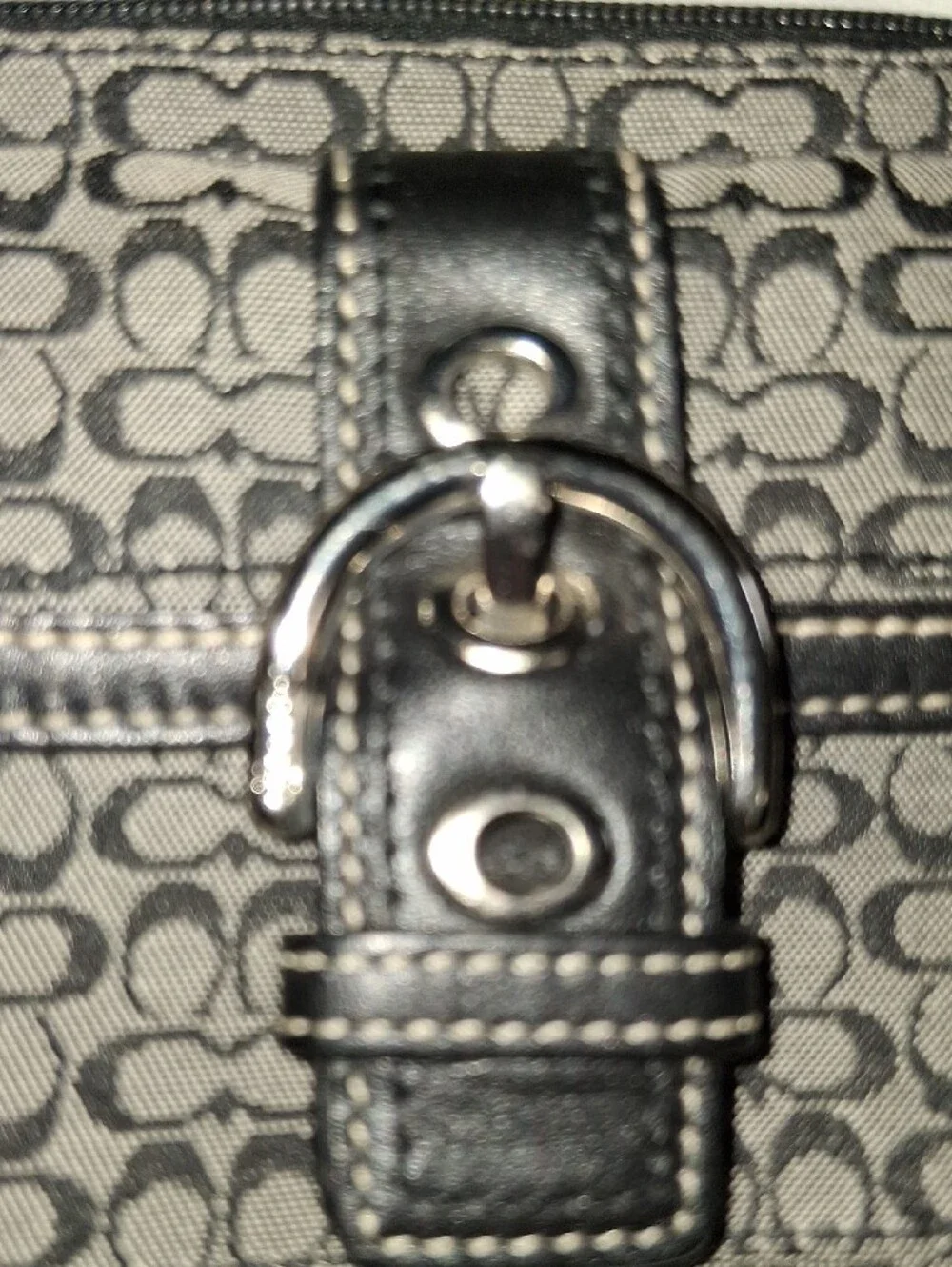 Coach SOHO Buckle Wristlet Like New